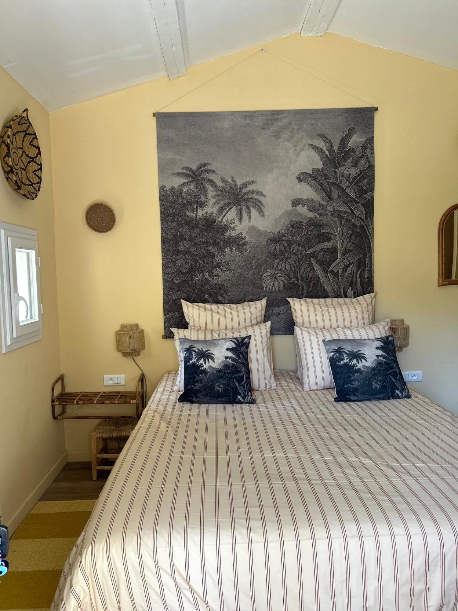 Les Cabanons Sainte Victoire Hotel Стая снимка